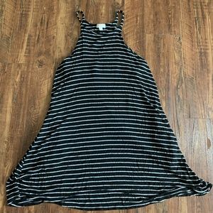 Comfy black and white striped dress with pockets